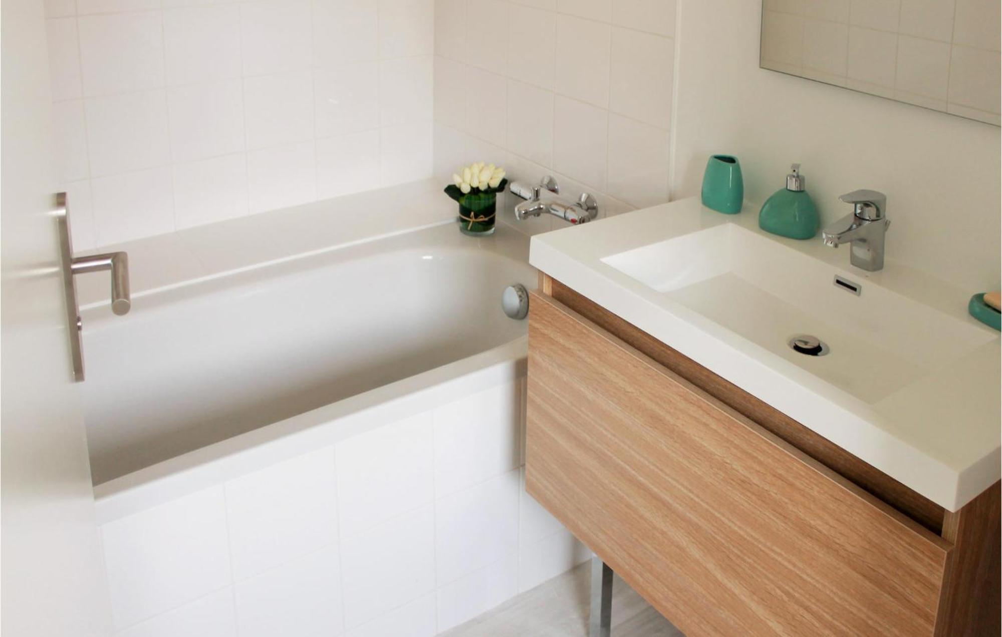Beautiful Home In Erdeven With Kitchenette Bagian luar foto
