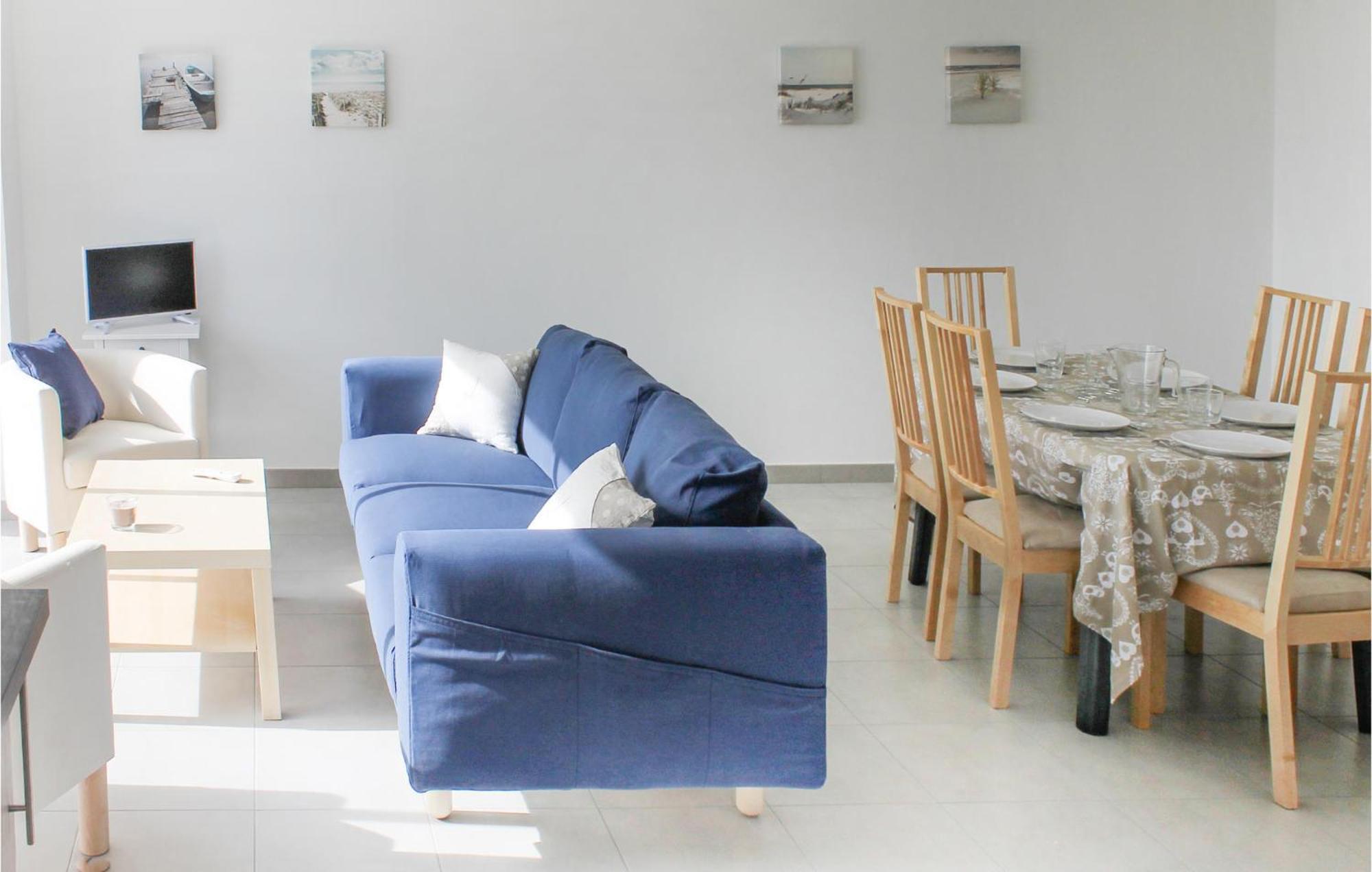 Beautiful Home In Erdeven With Kitchenette Bagian luar foto